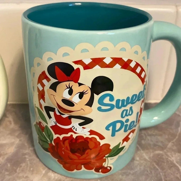 Retro Mickey & Minni Matching Coffee Mugs "Back in the Day Retro Collection" - Picture 3 of 5